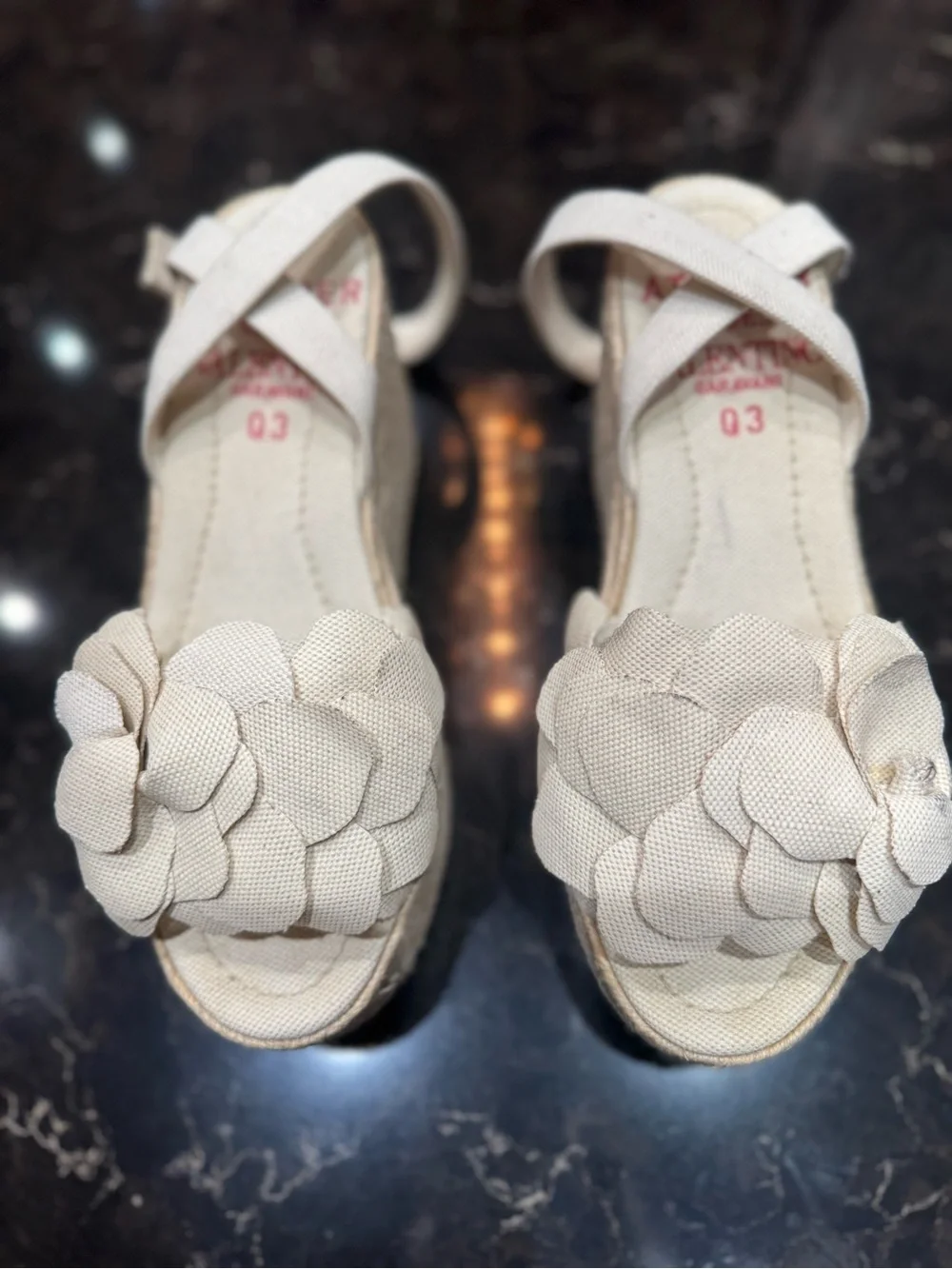 Valentino Garavani Kids Cream Flower Appliqué Sandals